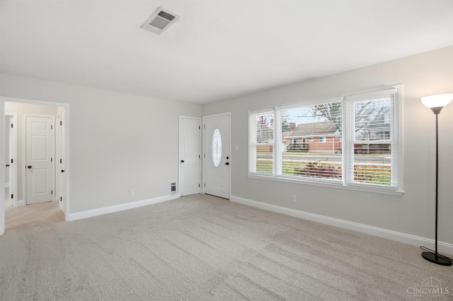 4582 Cooper Road Blue Ash, OH 45242 - Photo 5 of 37