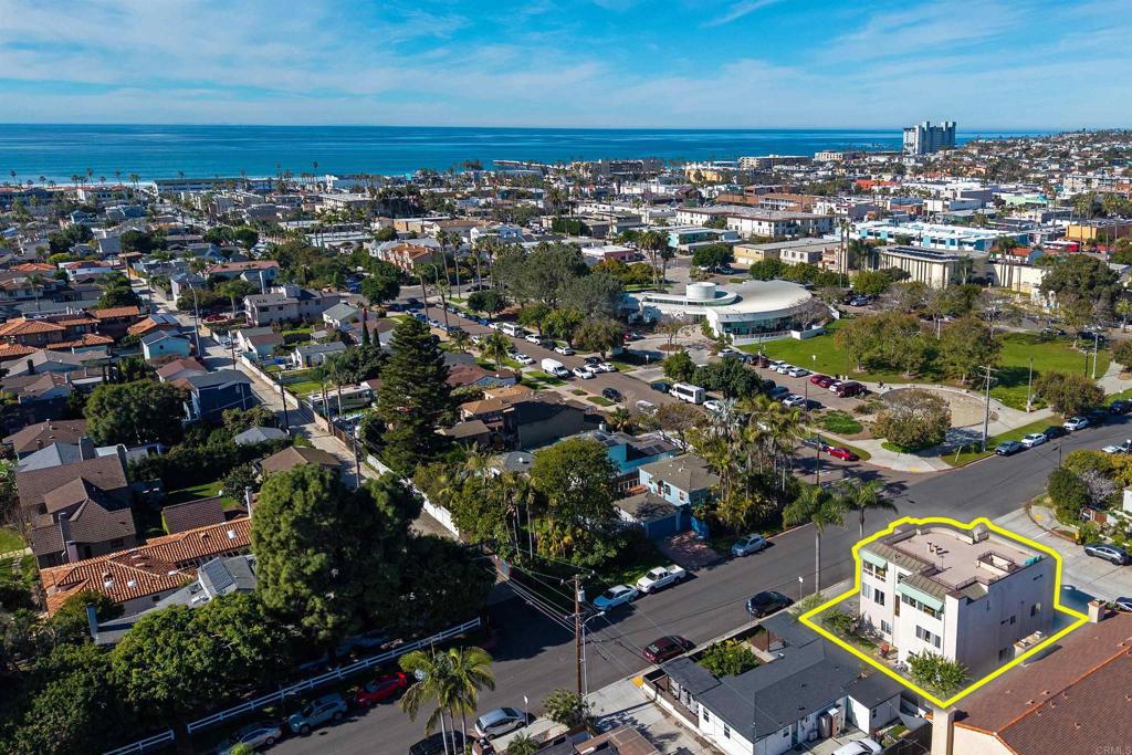 1105 Reed Avenue San Diego, CA 92109 - Photo 31 of 34 an aerial view of residential houses with outdoor space