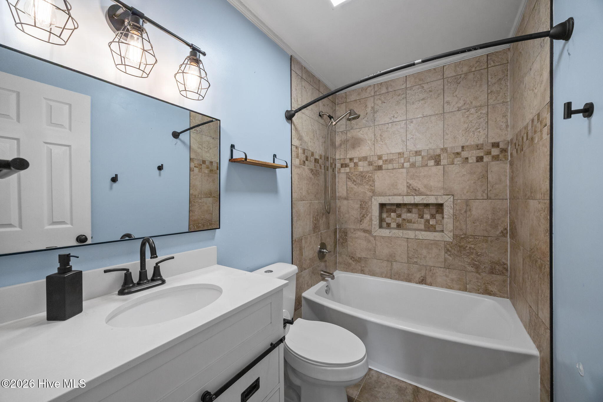323 Cardinal Road Jacksonville, NC 28546 - Photo 13 of 22 Hall Bath