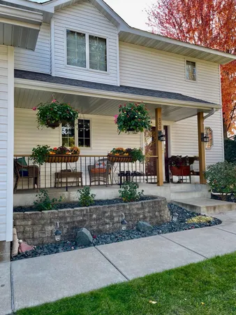 $429,000 | 900 Laurel Avenue, St. Paul Park, MN 55071