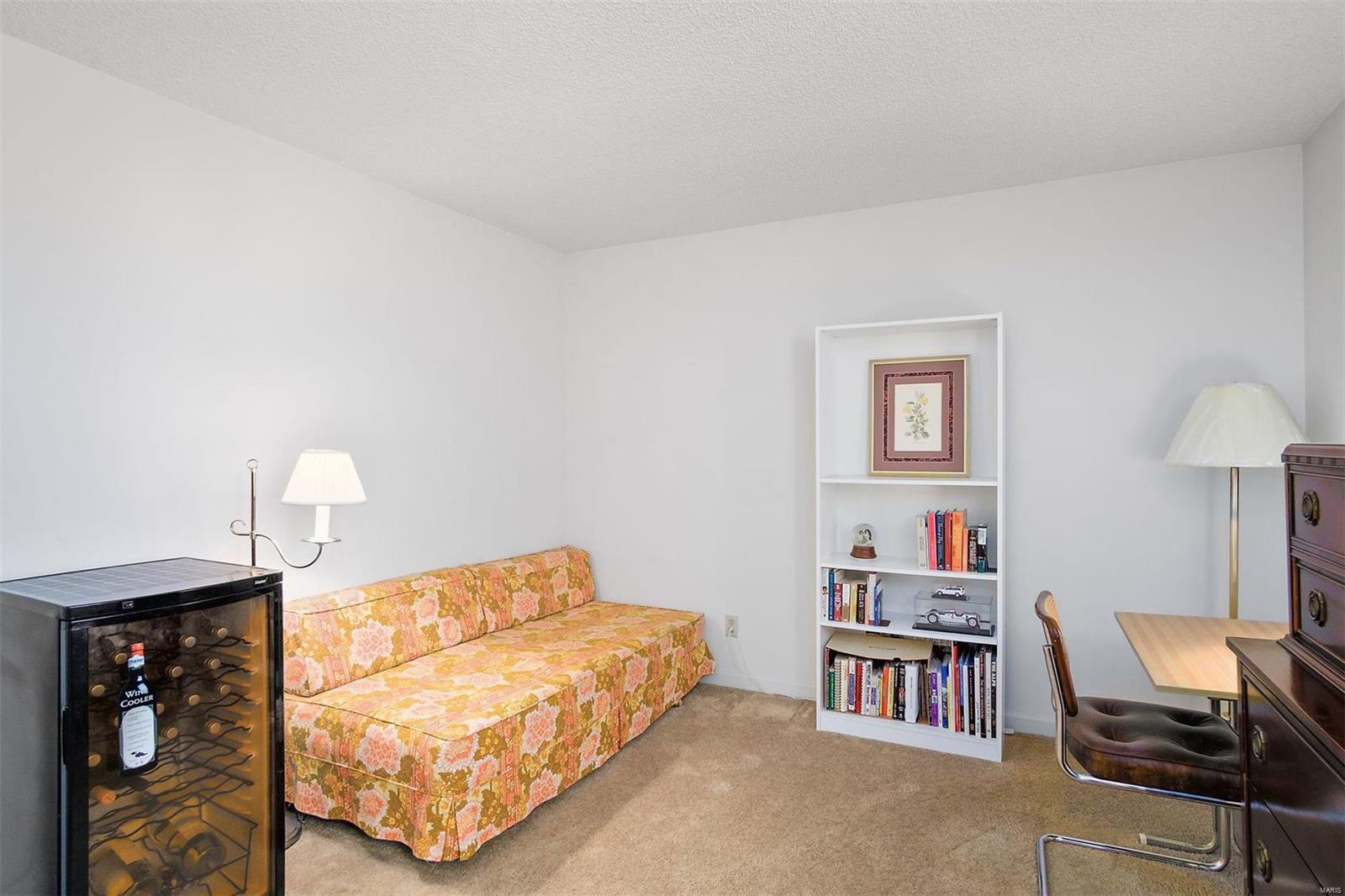 8930 Cardinal Terrace Brentwood, MO 63144 - Photo 12 of 18