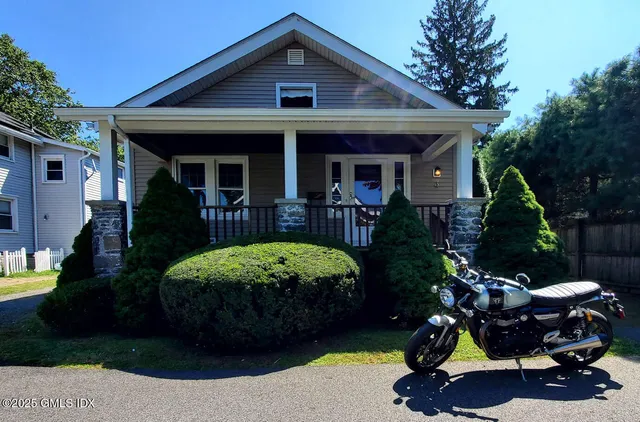 $875,000 | 3 Relay Court, Cos Cob, CT 06807