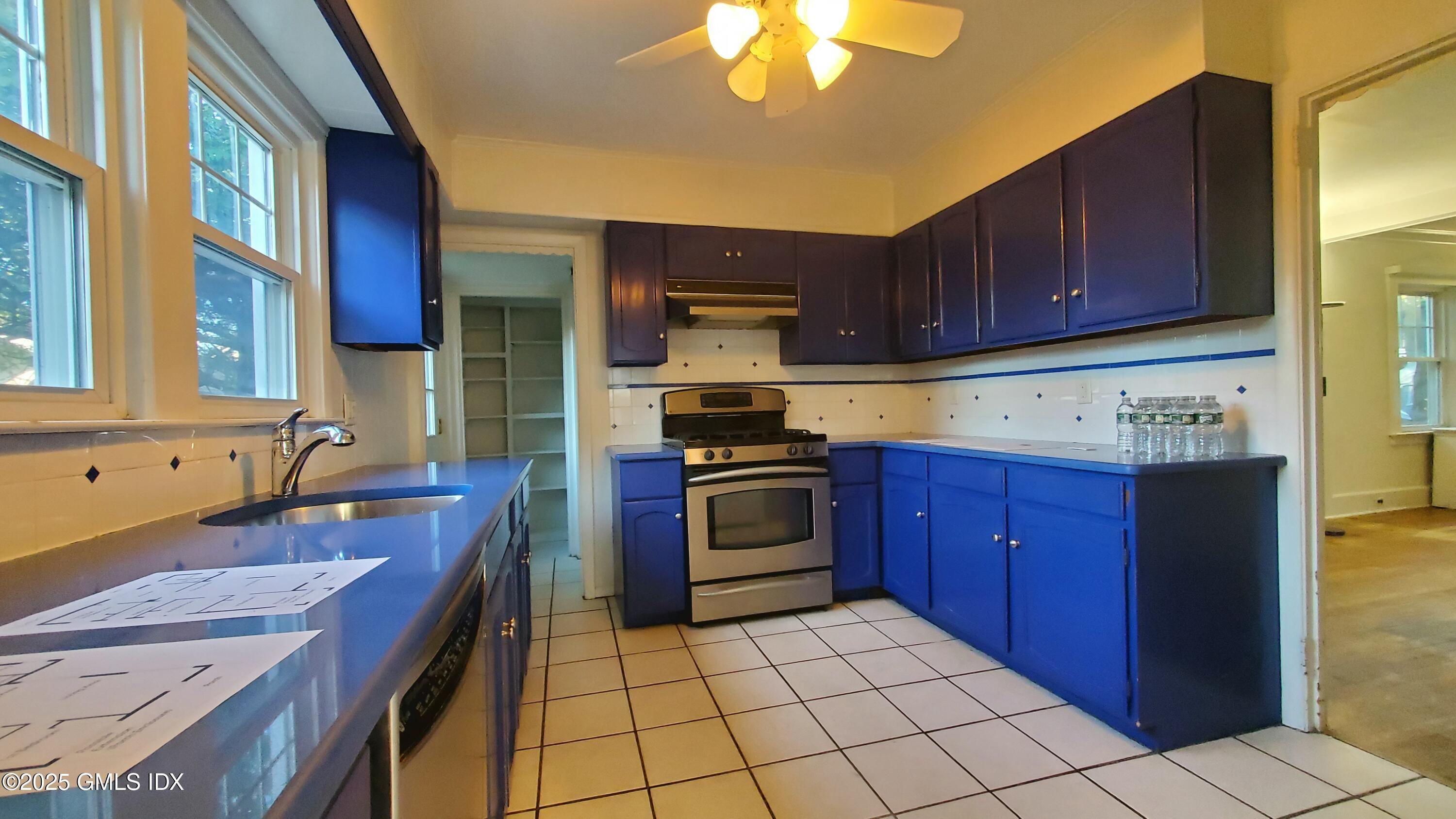 3 Relay Court Cos Cob, CT 06807 - Photo 18 of 25 20241011_083933