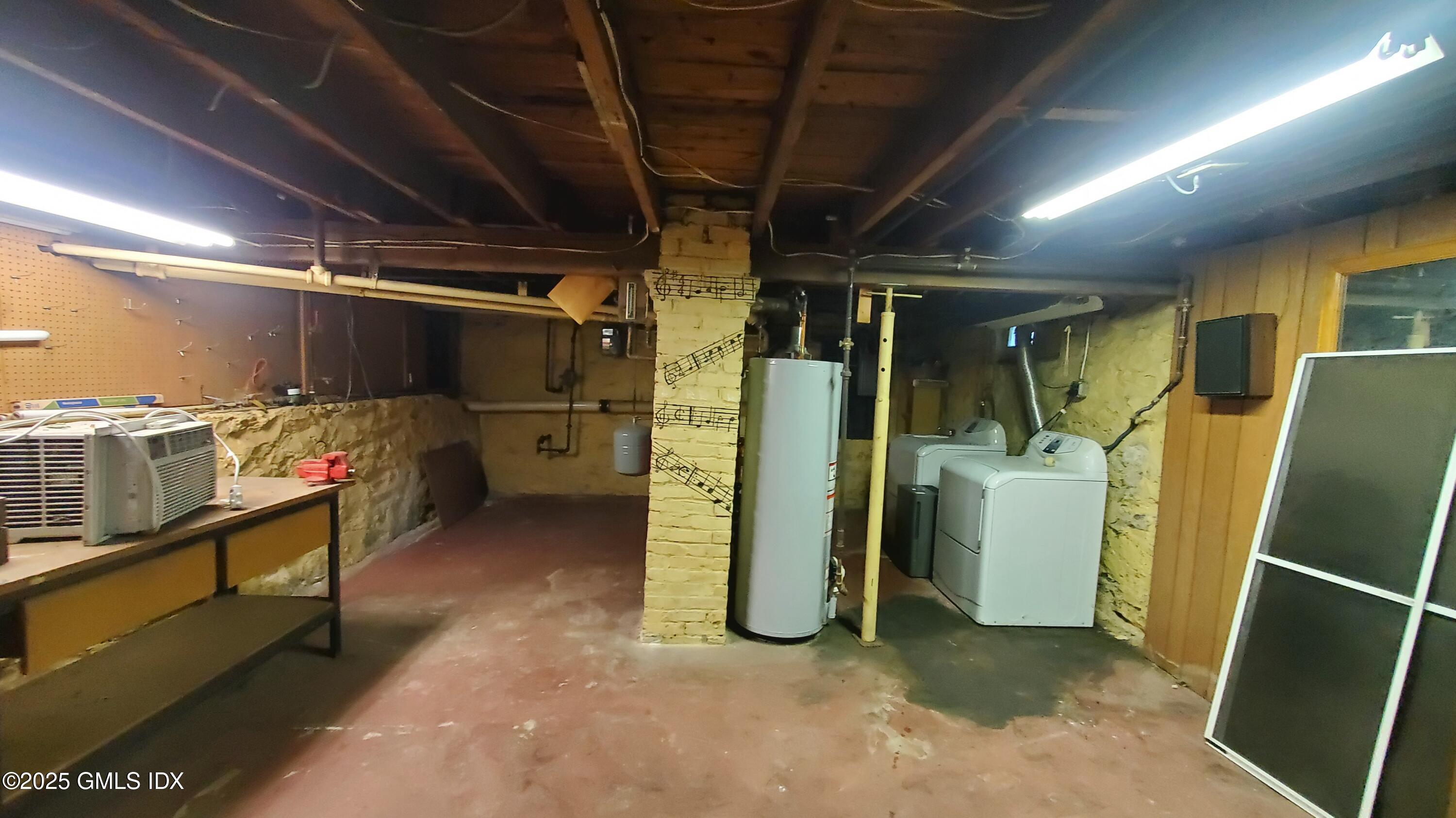 3 Relay Court Cos Cob, CT 06807 - Photo 20 of 25 20241011_084006