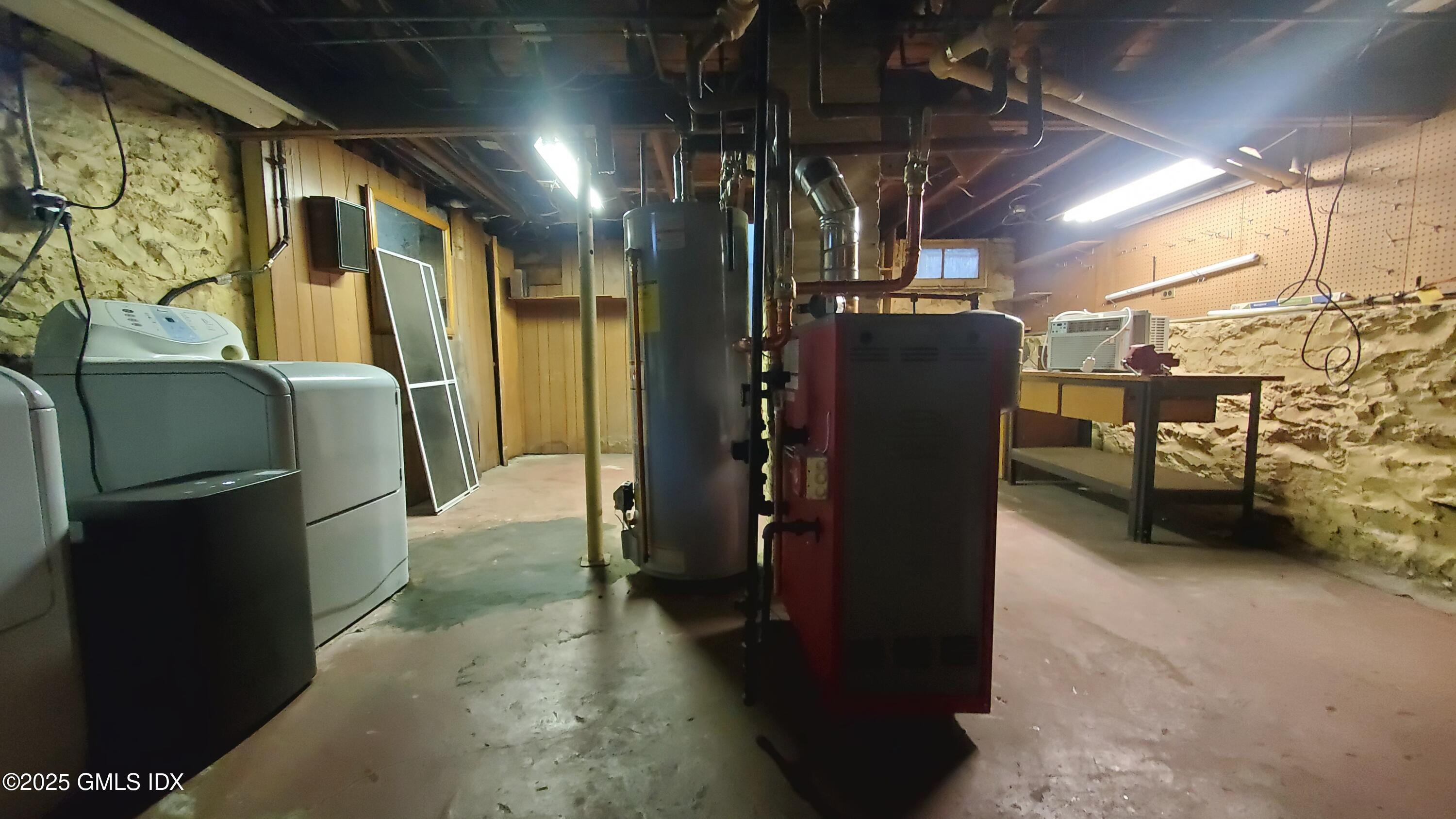 3 Relay Court Cos Cob, CT 06807 - Photo 21 of 25 20241011_084021