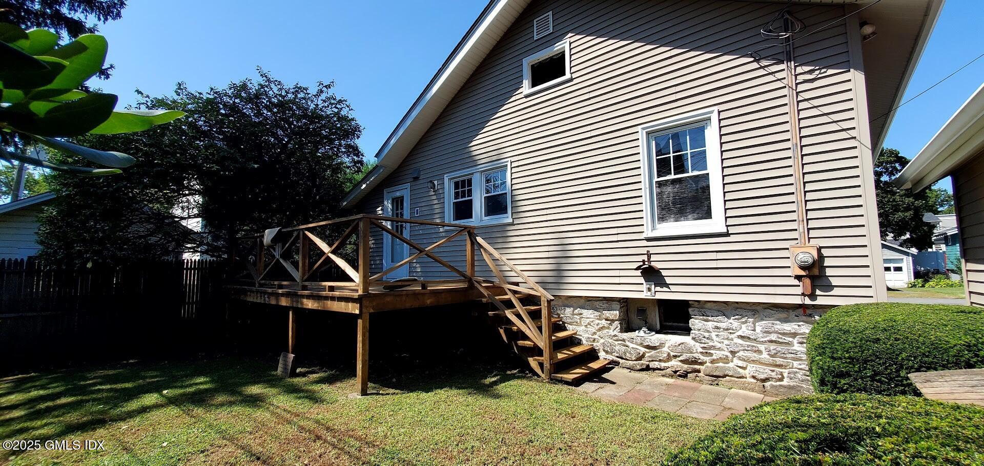 3 Relay Court Cos Cob, CT 06807 - Photo 7 of 25 007