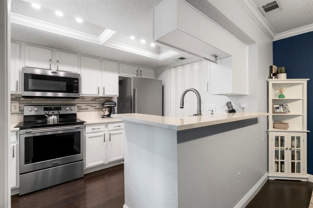 7635 Guadalupe Street, Unit 202 Austin, TX 78752 - Photo 2 of 22 Modern Kitchen