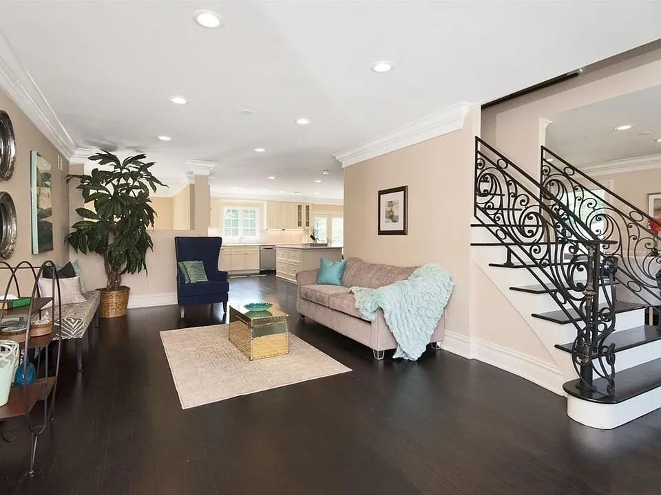 692 1st Street, Unit 692 Secaucus, NJ 07094 - Photo 4 of 22