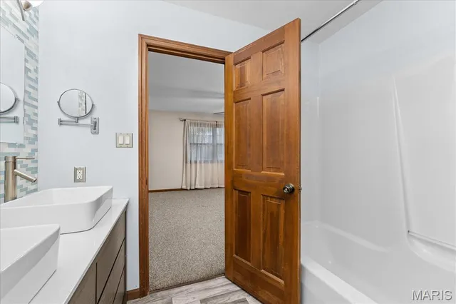 $314,900 | 525 Big Bend Boulevard, Swansea, IL 62226