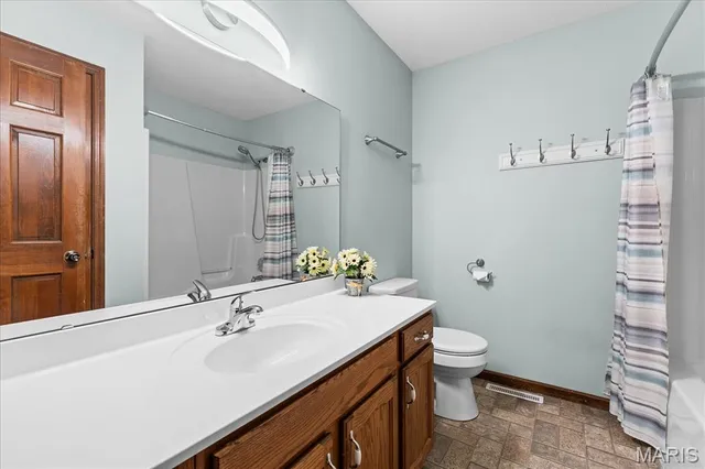 $314,900 | 525 Big Bend Boulevard, Swansea, IL 62226