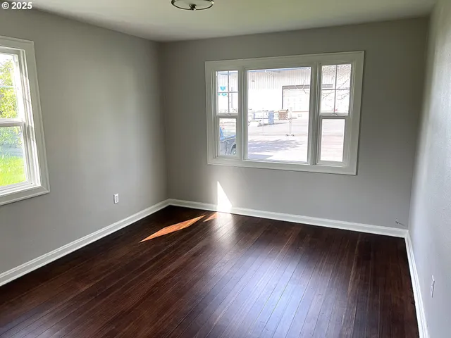 $595,000 | 2494 Roosevelt Boulevard, Eugene, OR 97402