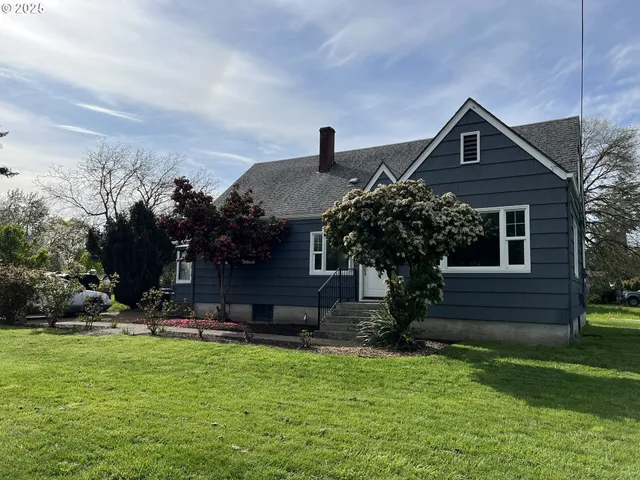 $595,000 | 2494 Roosevelt Boulevard, Eugene, OR 97402