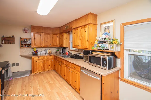 $369,900 | 144 Hooker Street, Kingston, NY 12401