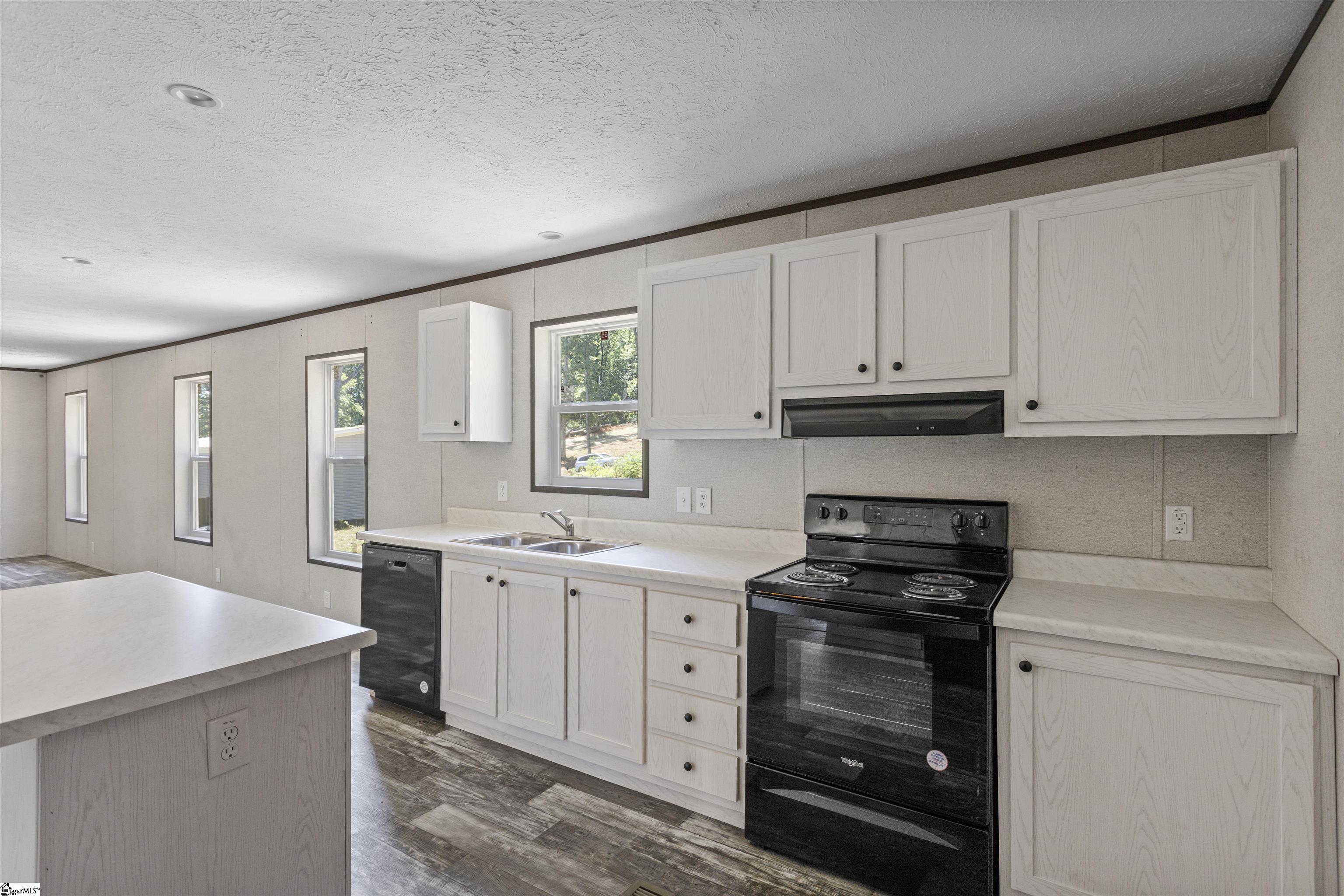 103 Hideaway Court Easley, SC 29640 - Photo 2 of 16