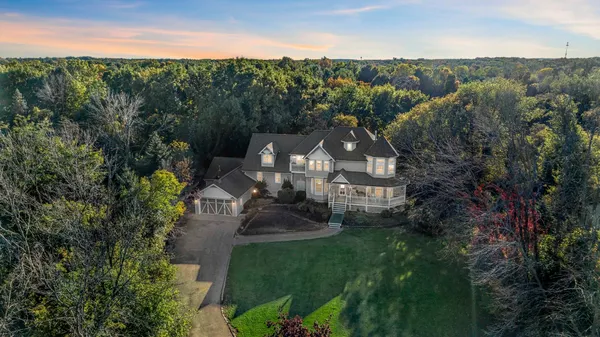 $899,000 | 107 Lamine Lane, Combined Locks, WI 54113