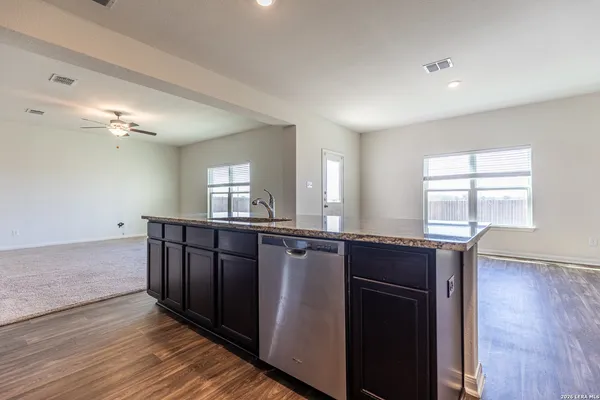 $1,895 | 11038 Eyelet, Converse, TX 78109