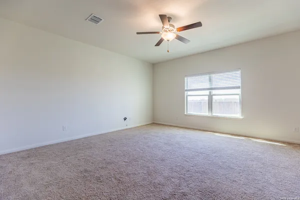 $1,895 | 11038 Eyelet, Converse, TX 78109