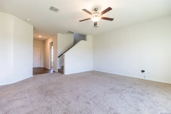 $1,895 | 11038 Eyelet, Converse, TX 78109