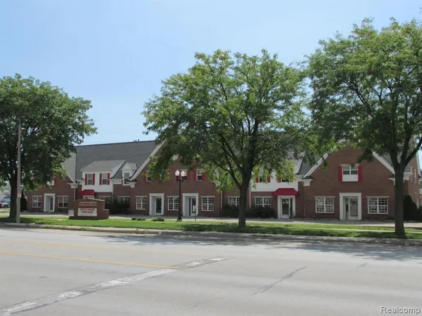 $1,050 | 1125 Eureka Road, Unit 202, Wyandotte, MI 48192