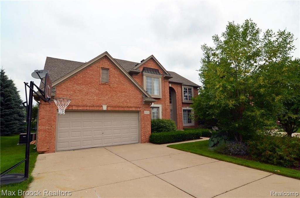 1923 Cloverdale Drive Rochester, MI 48307 - Photo 1 of 30