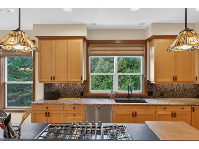 $925,000 | 1531 Northwest Morgan Lane, Portland, OR 97229