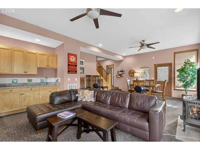 $925,000 | 1531 Northwest Morgan Lane, Portland, OR 97229