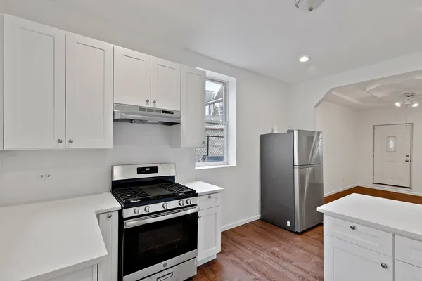 $1,500 | 2830 West 25th Place, Unit 1, Chicago, IL 60623
