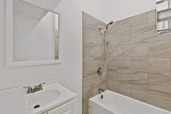 $1,500 | 2830 West 25th Place, Unit 1, Chicago, IL 60623