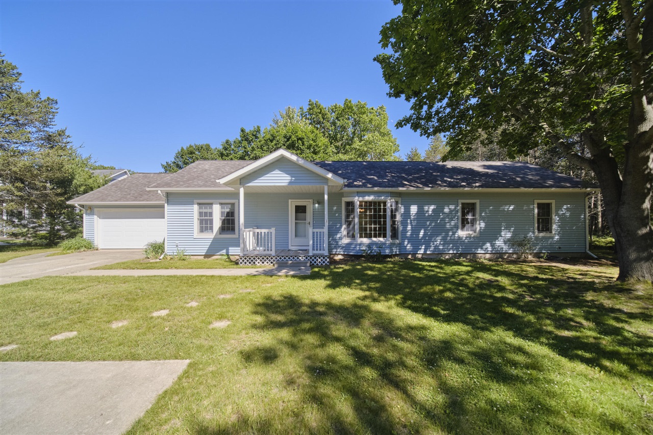 2721 Red Apple Road Manistee, MI 49660 - Photo 1 of 74