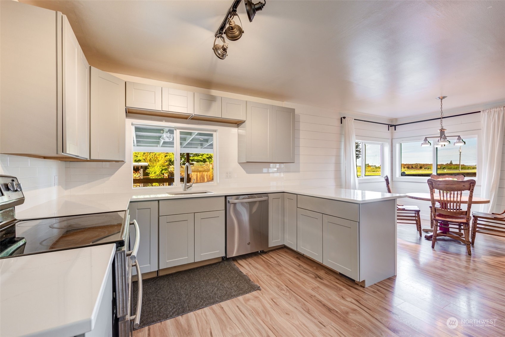 16776 Calhoun Road Mount Vernon, WA 98273 - Photo 2 of 39