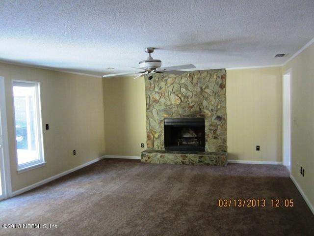 3561 Lawrence Road Orange Park, FL 32073 - Photo 3 of 15 family room