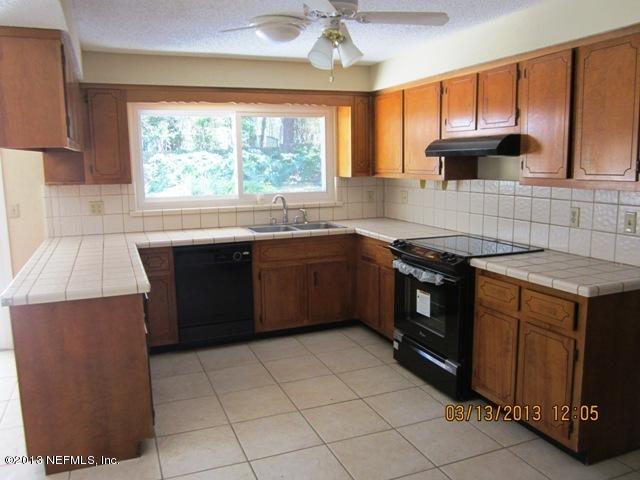 3561 Lawrence Road Orange Park, FL 32073 - Photo 4 of 15 kitchen