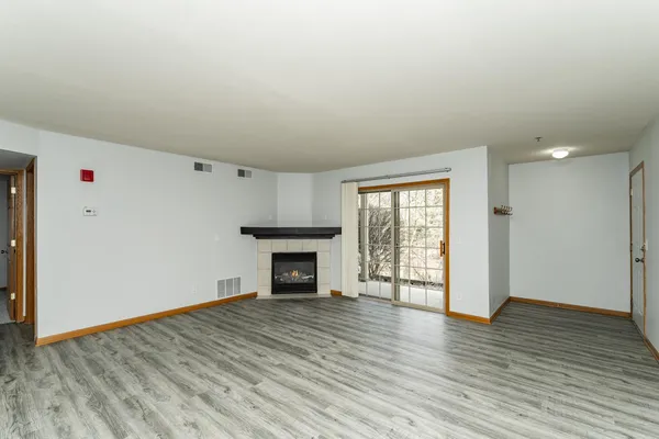 $194,900 | 1872 Deerhaven Lane Northeast, Unit 8, Rochester, MN 55906