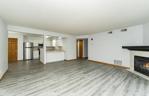 $194,900 | 1872 Deerhaven Lane Northeast, Unit 8, Rochester, MN 55906