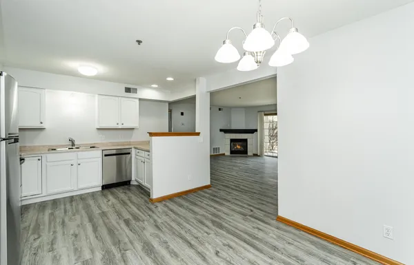 $194,900 | 1872 Deerhaven Lane Northeast, Unit 8, Rochester, MN 55906