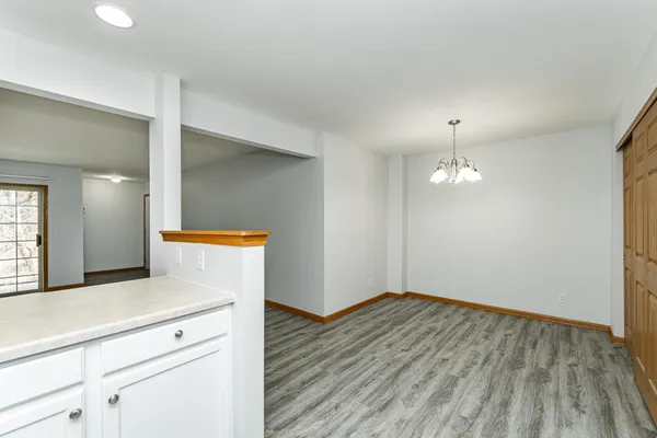 $194,900 | 1872 Deerhaven Lane Northeast, Unit 8, Rochester, MN 55906