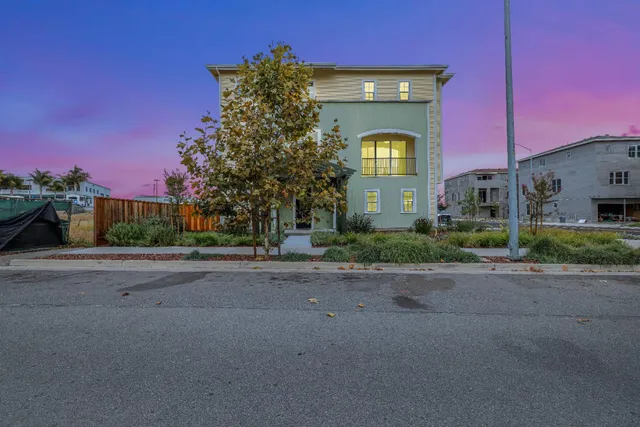 $1,049,000 | 401 San Luis Avenue, Watsonville, CA 95076