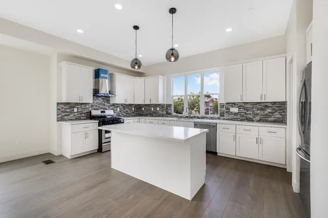 $1,049,000 | 401 San Luis Avenue, Watsonville, CA 95076