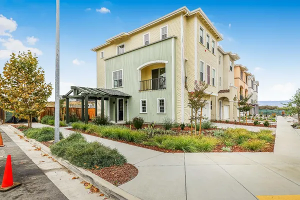 $950,000 | 401 San Luis Avenue, Watsonville, CA 95076