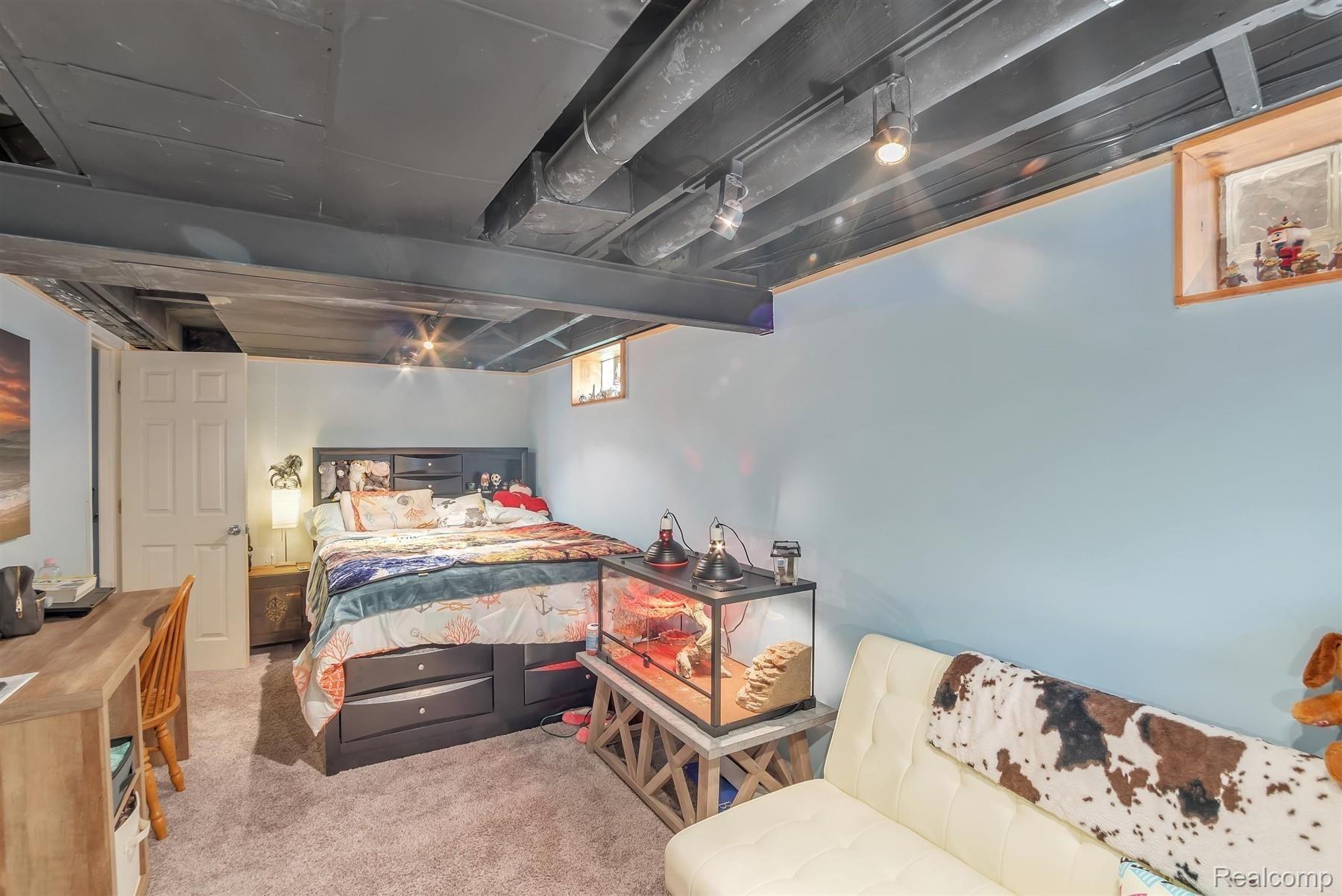 1402 South Campbell Road Royal Oak, MI 48067 - Photo 23 of 32 23-1402 S Campbell Rd-WindowStill-R.jpg