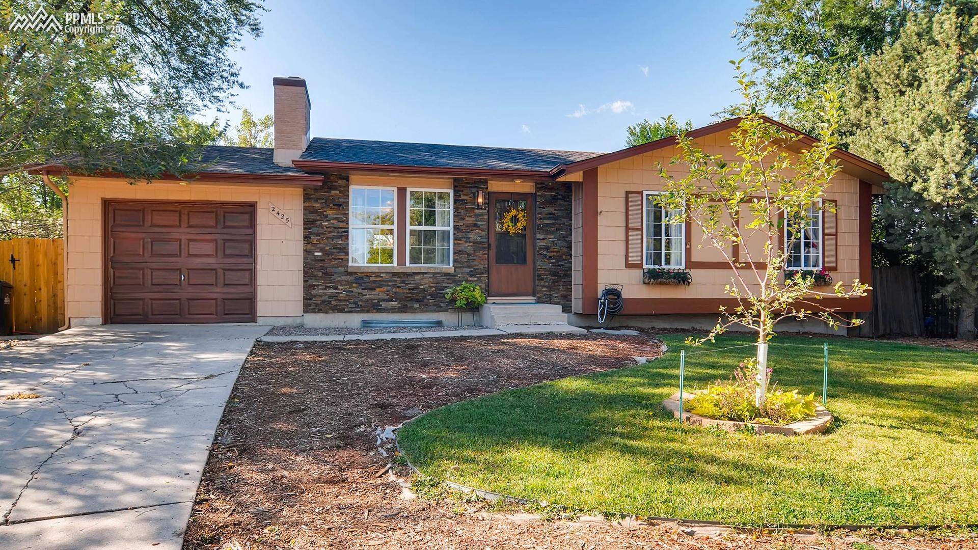 2425 Ranch Lane Colorado Springs, CO 80918 - Photo 3 of 28 Gallery Image 3