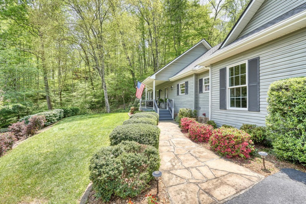 2062 High River Road West Hiawassee, GA 30546 - Photo 6 of 44 Gallery Image 6