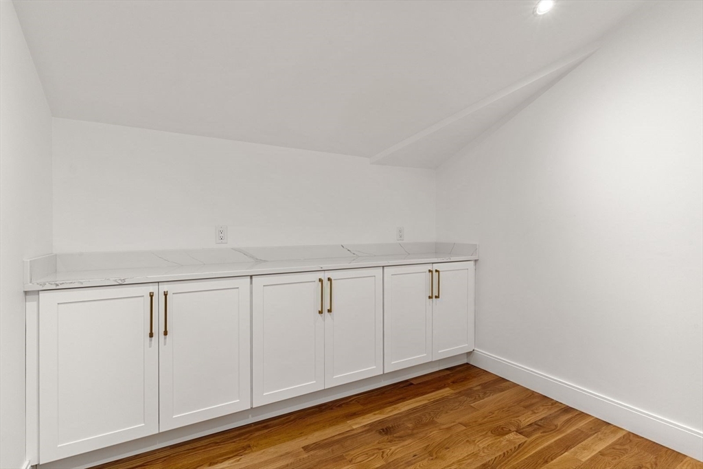 20 Lawrence Street, Unit 3 Wakefield, MA 01880 - Photo 23 of 32