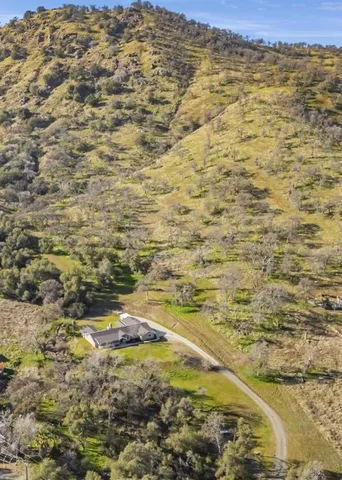 $460,000 | 37985 Waxberry Lane, Squaw Valley, CA 93675