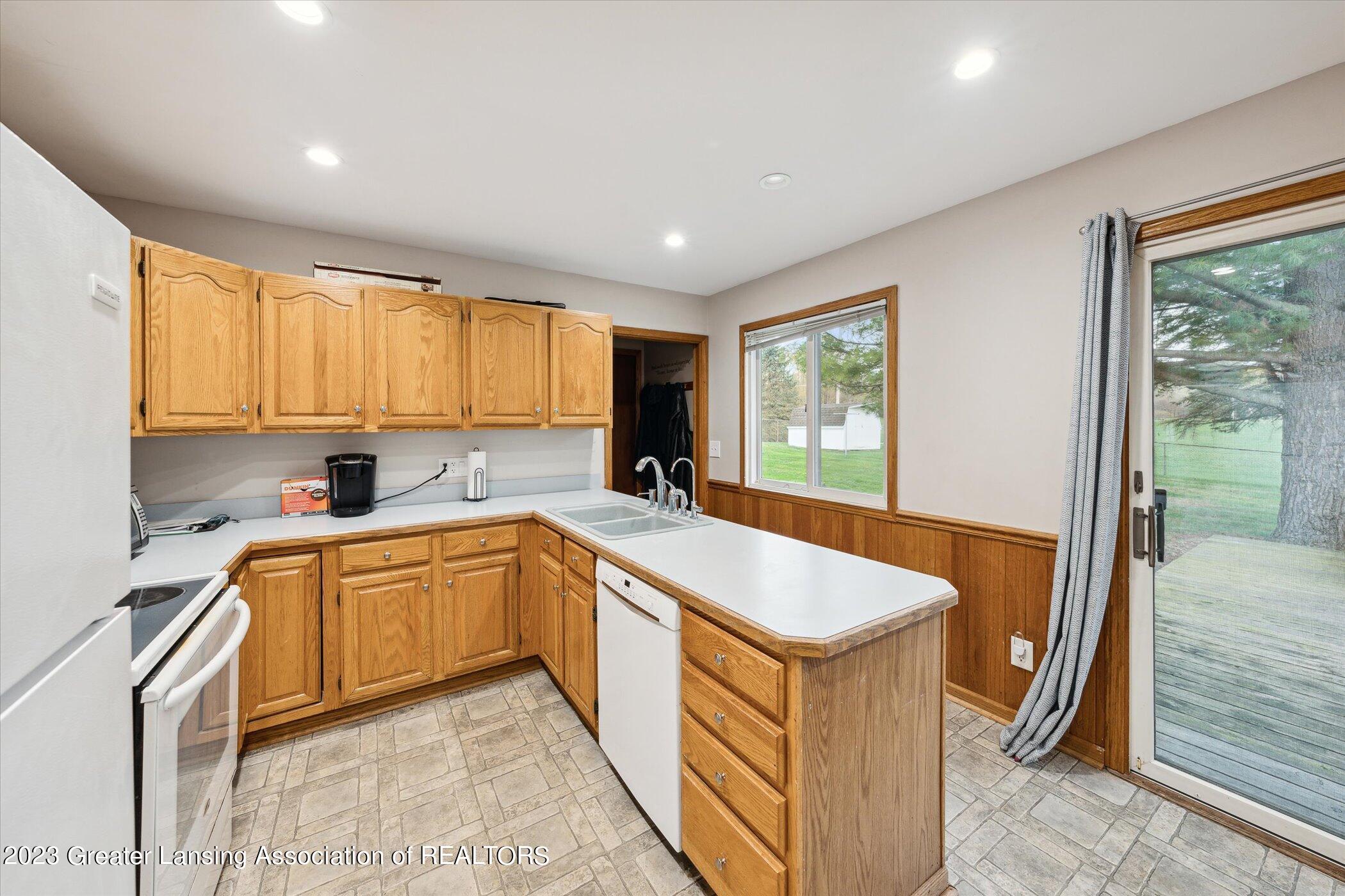 571 South Creyts Road Dimondale, MI 48821 - Photo 12 of 38 13-571-Creyts-Rd-Dimondale-MI-48821-Wind