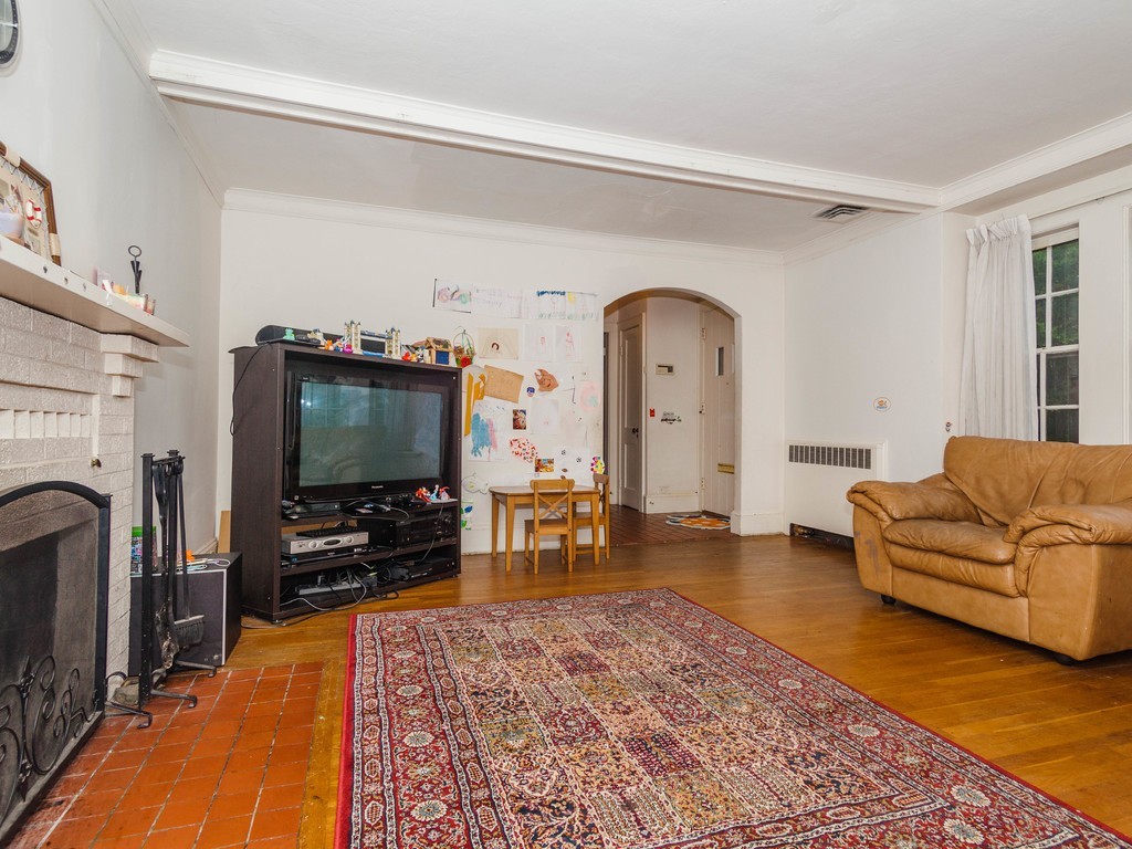 53 Rowena Road Newton, MA 02459 - Photo 4 of 24 Gallery Image 4