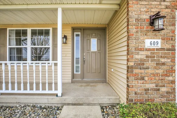 $319,900 | 609 County Road 1150 North, Tuscola, IL 61953
