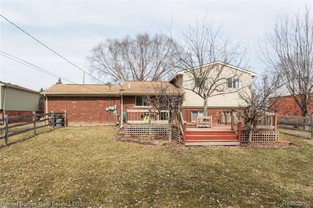 26320 South River Road Harrison Township, MI 48045 - Photo 22 of 28 021-photo-rear-view-6884365.jpg