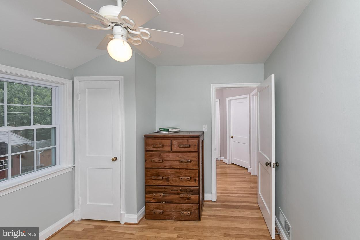 25 Dungarrie Road Baltimore, MD 21228 - Photo 17 of 30 Bedroom