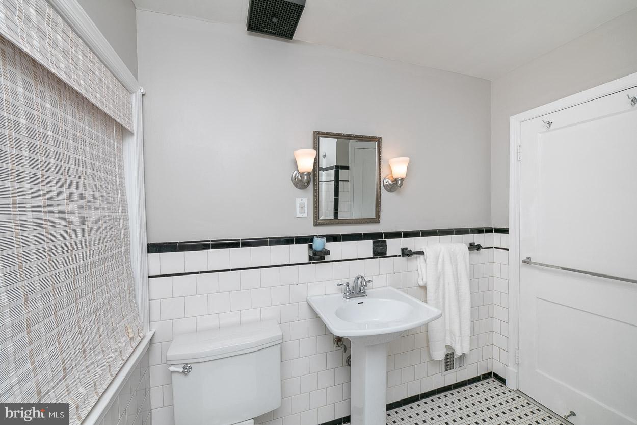 25 Dungarrie Road Baltimore, MD 21228 - Photo 19 of 30 Bath